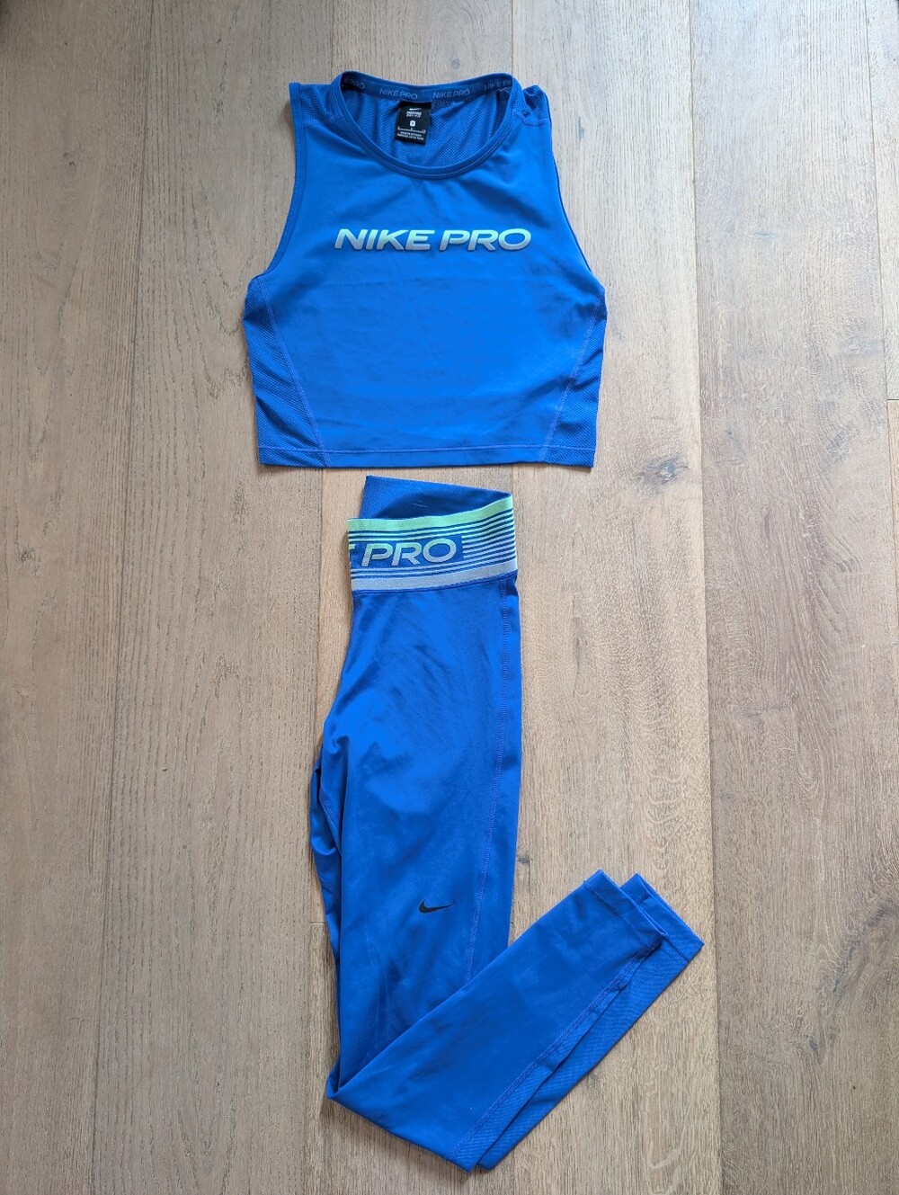Nike Pro Dri Fit Crop Tank and Leggings Set